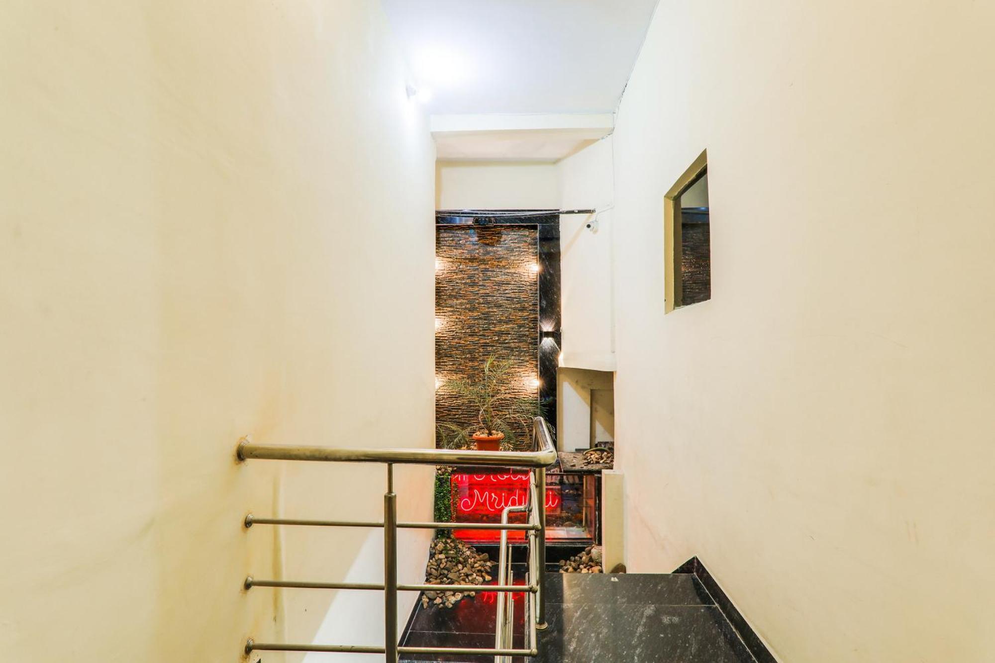 Hotel O Shree Hotel Mriduni Varanasi Exterior foto